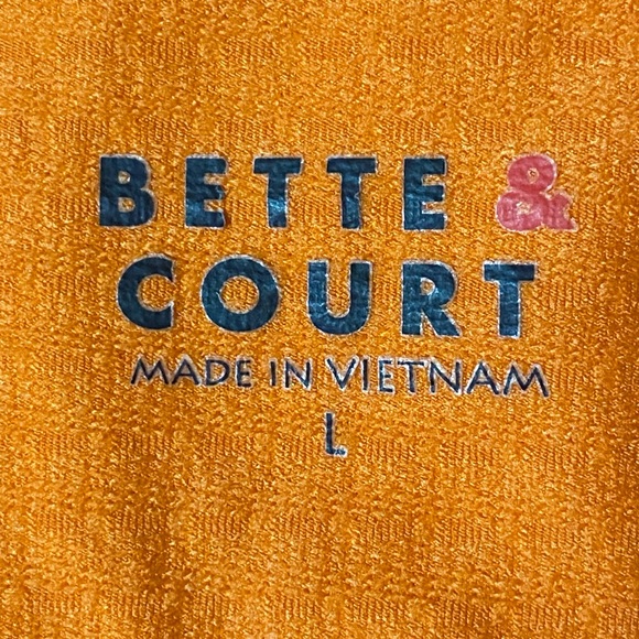 Bette Court Orange 1/4 Zip Nylon Shirt with Mesh Sleeves - Picture 8 of 9